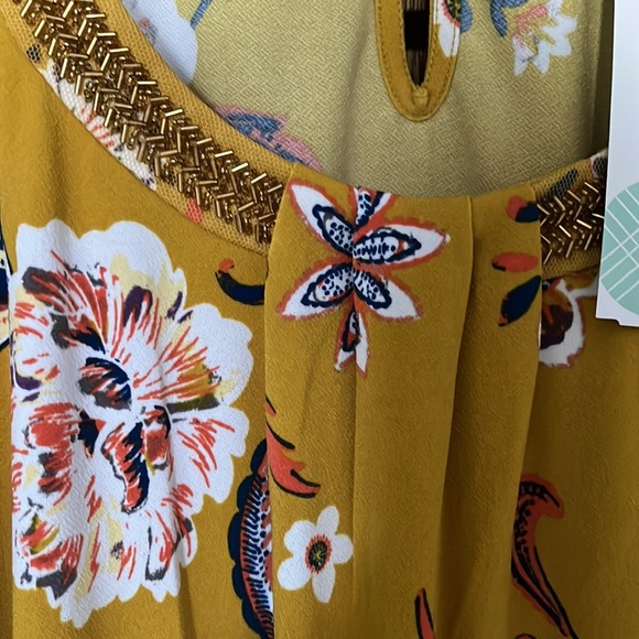 NWT beaded neckline sleeveless top - Picture 6 of 6